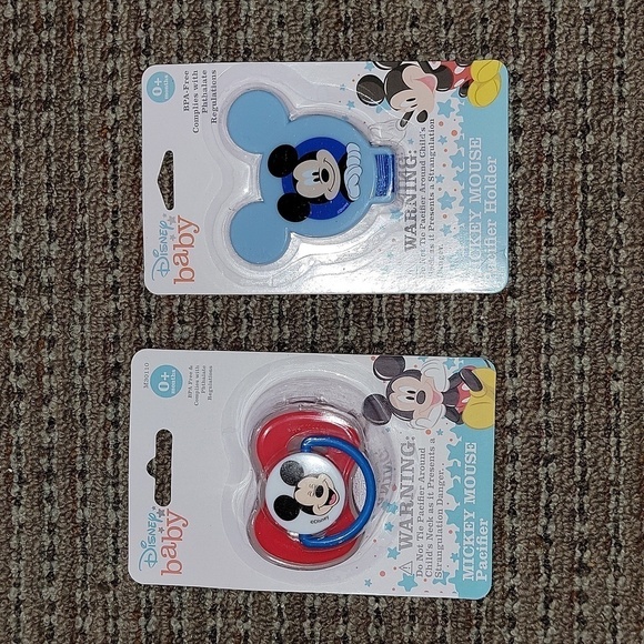 Disney Mickey Mouse pacifier & pacifier holder New in box BPA free 0 months + - Picture 2 of 9